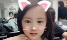 娱乐吃瓜酱可爱的女儿,可爱女儿萌态十足，萌化网友心